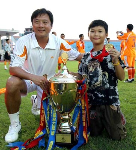 Năm 2009, Lê Huỳnh Đức đã đưa SHB Đà Nẵng lên ngôi vô địch V-League sau rất nhiều năm chờ đợi.